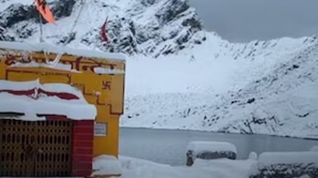 snowfall in north india parts of himachal, uttarkhand