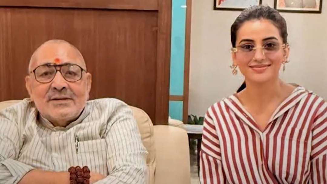 akshara singh in politics with giriraj singh