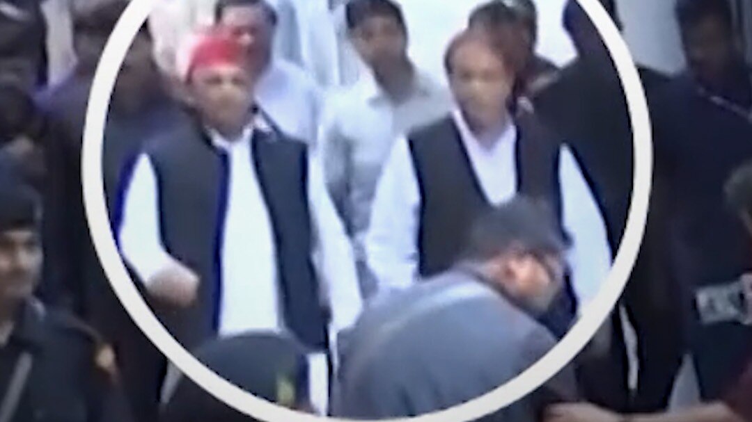 akhilesh meeting azam khan