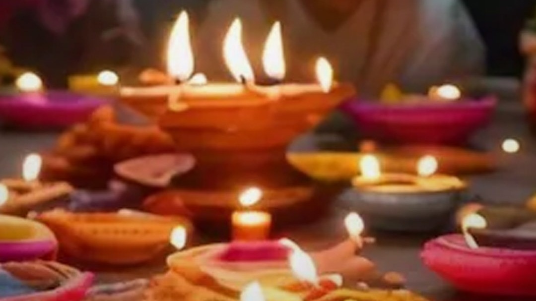 Diwali 2025: 20 या 21 अक्टूबर? जानें सही तारीख-मुहूर्त