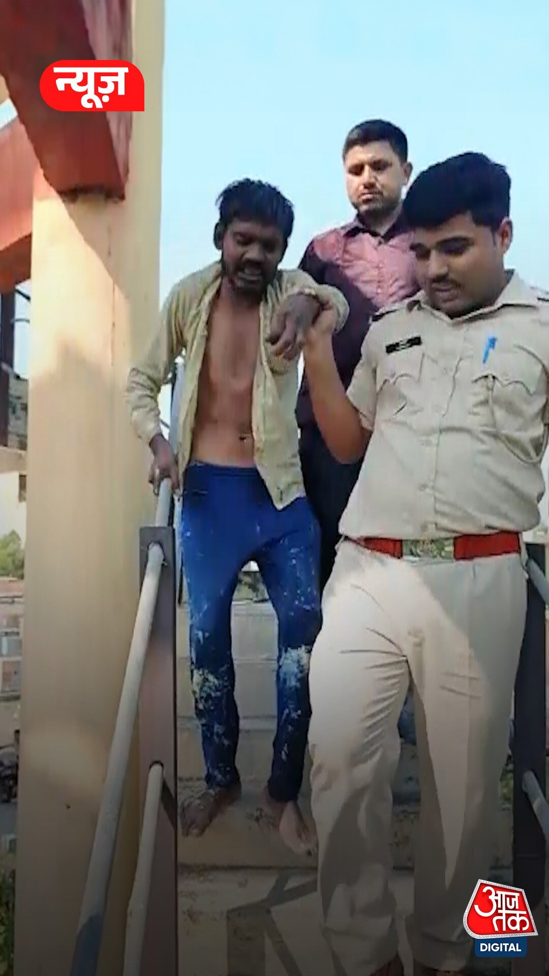 नशे में धुत युवक पानी की टंकी में कूदा