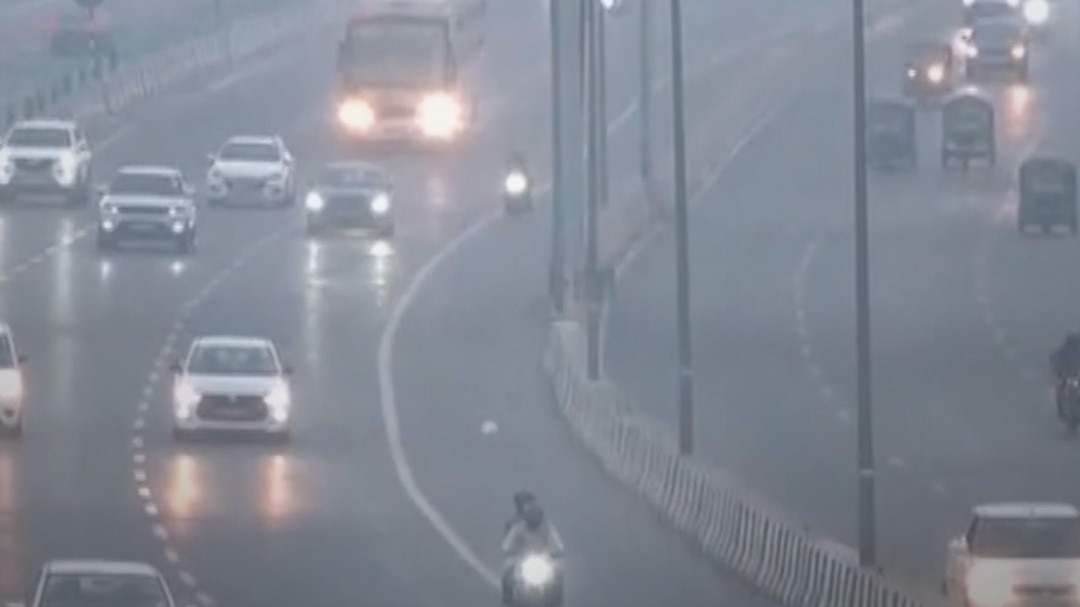 Delhi में सर्दी की एंट्री, 19.6 डिग्री तक लुढ़का पारा