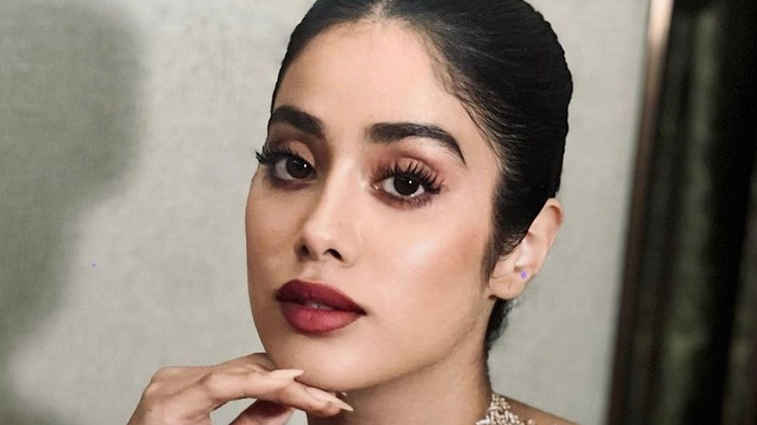 कॉस्मेटिक सर्जरी करवाने पर Janhvi Kapoor ने तोड़ी चुप्पी, बोलीं…