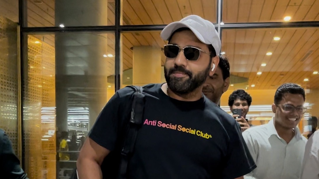 एयरपोर्ट पर कूल लुक में स्पॉट हुए 'हिटमैन' Rohit Sharma