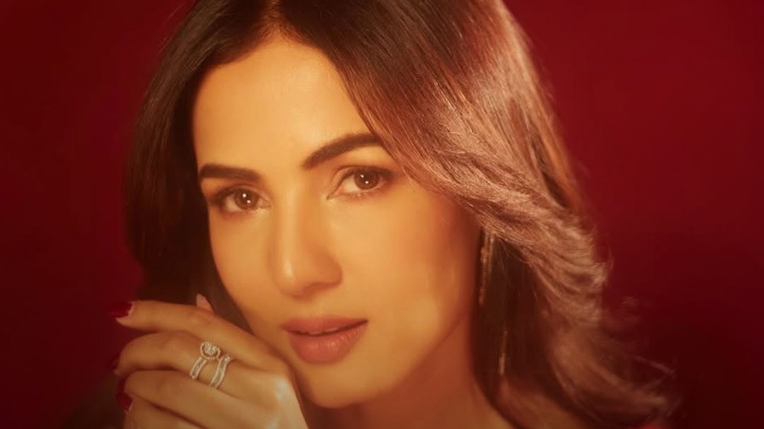 Sonal Chauhan को Mirzapur में मिला बड़ा ब्रेक, चमकेगी किस्मत?