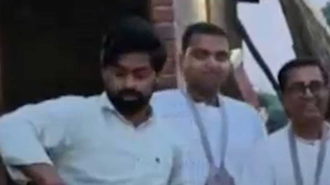 इटावा: इस्कॉन मंदिर में मिला अजगर