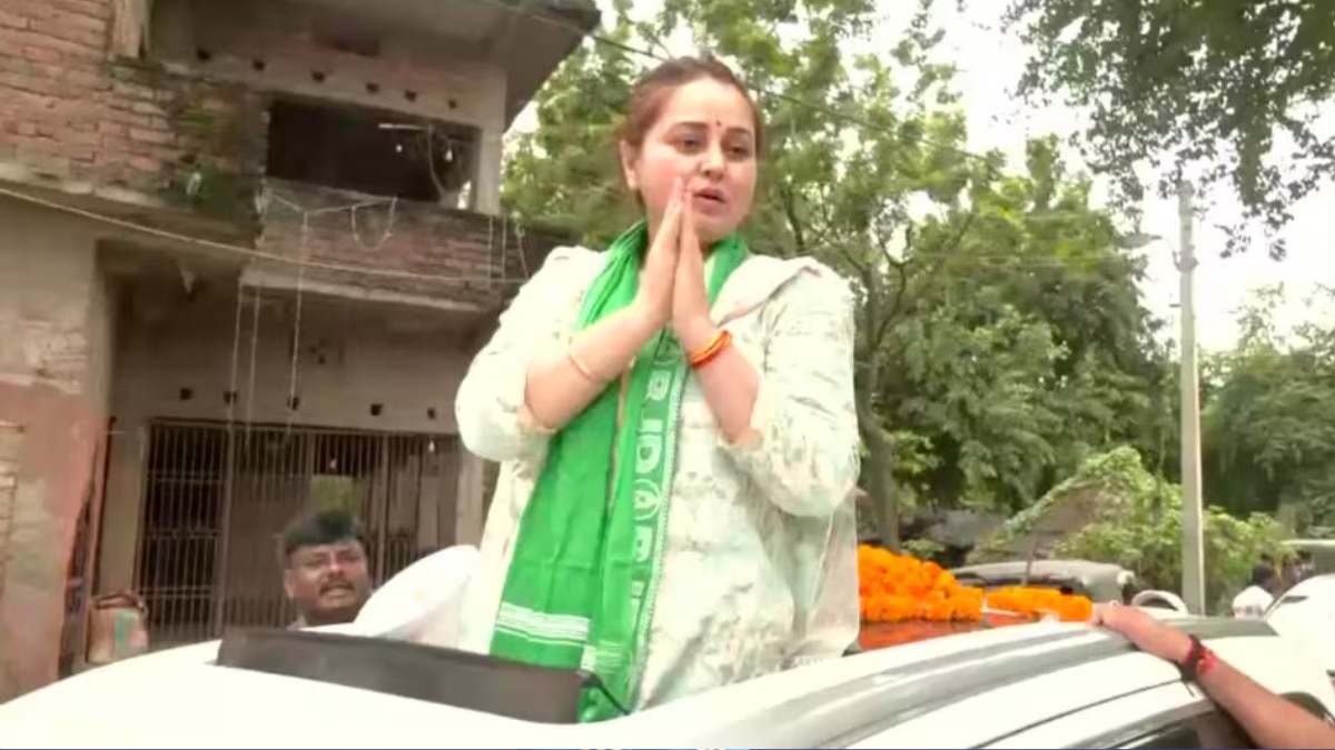 तेजस्वी के लिए प्रचार करने पहुंचीं रोहिणी, नीतीश राज को बताया 'महा जंगलराज'