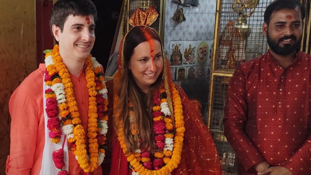 Italian couple remarried in Kashi 