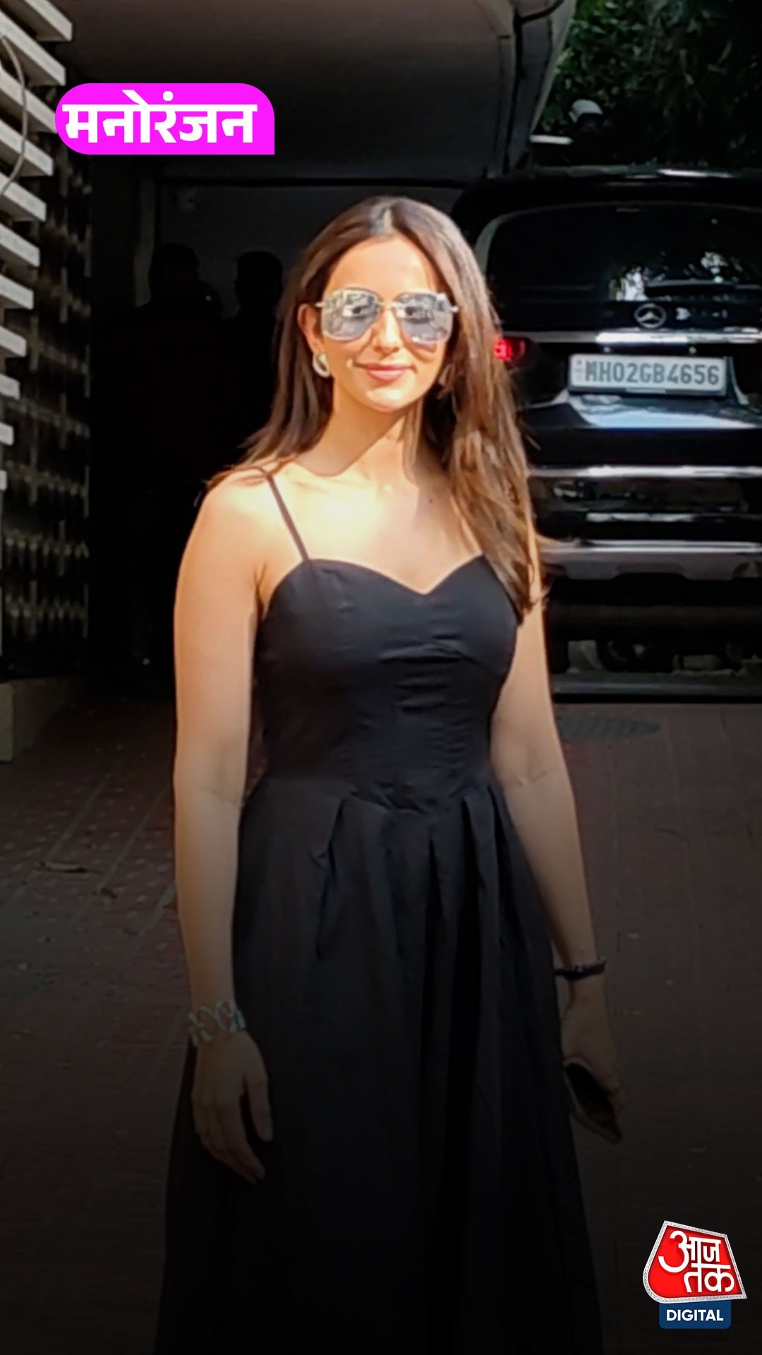 ब्लैक ड्रेस में दिखा Rakul Preet Singh का ग्लैमरस अवतार
