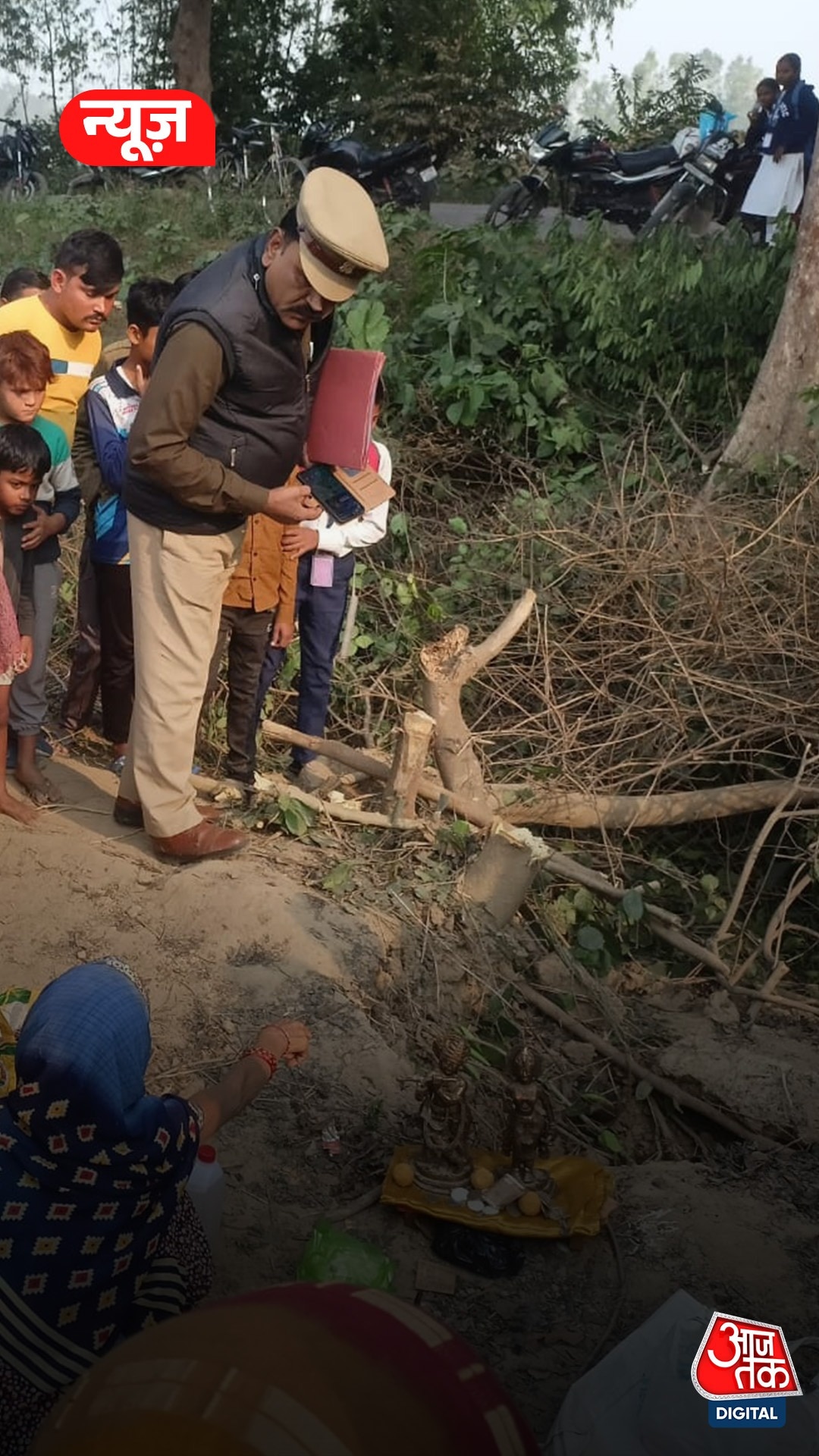 उन्नाव में जमीन से निकला 'खजाना'