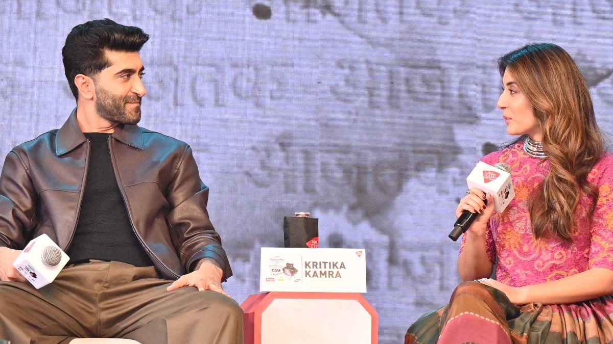  Suhail Nayyar and Kritika Kamra in Sahitya AajTak 2025