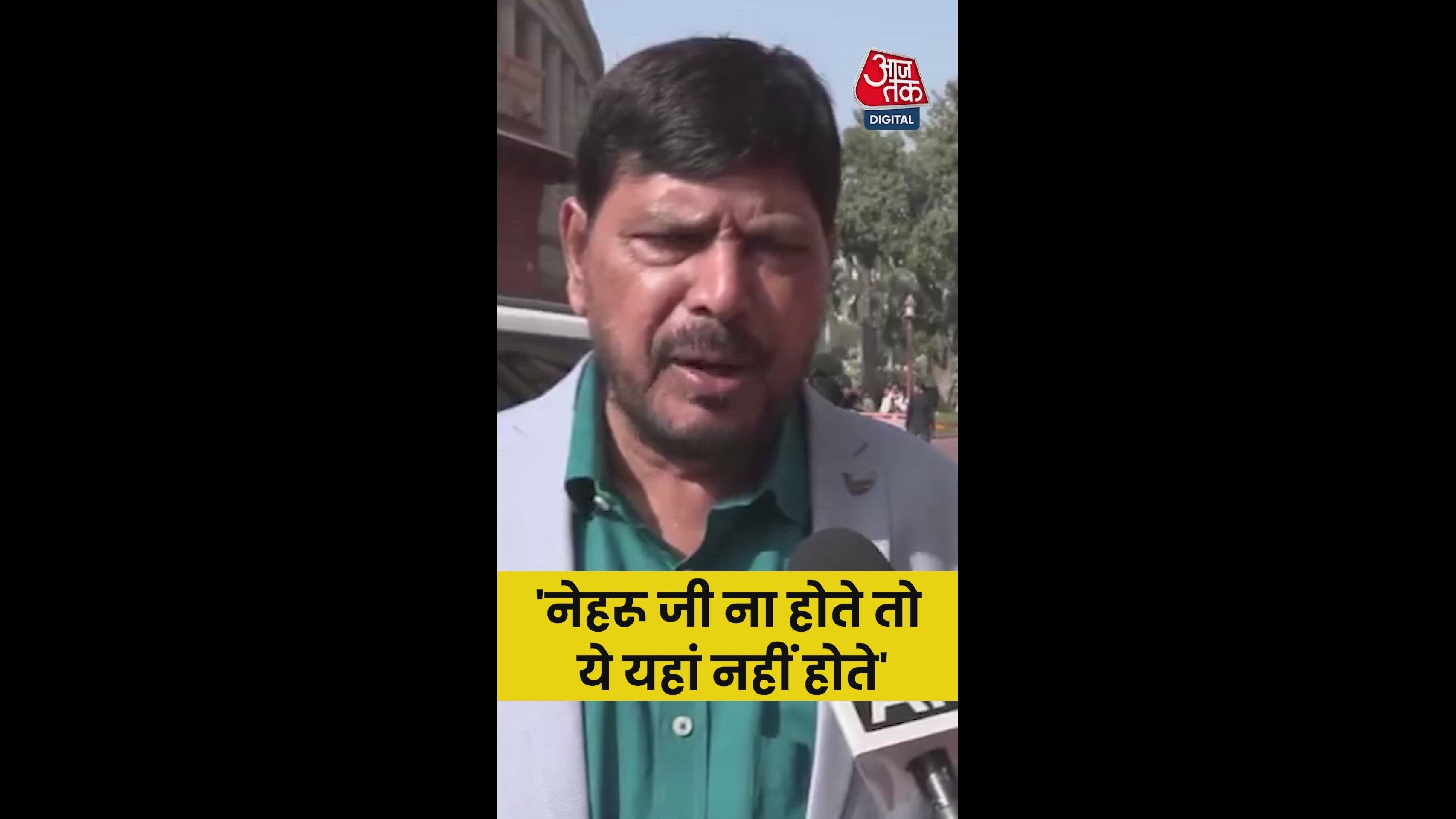 The opposition to Vande Mataram by Muslim League and support by Congress