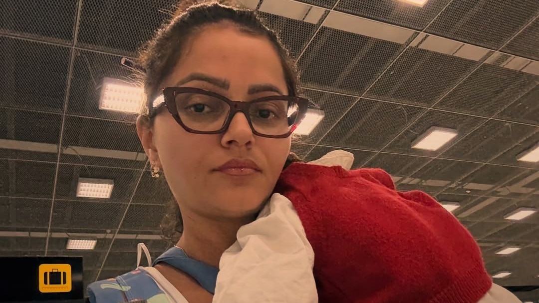 Rubina Dilaik with daughters