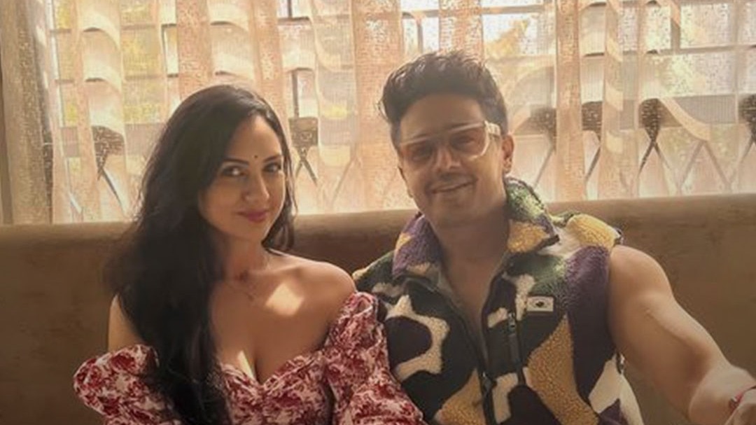 Gaurav Khanna with Wife