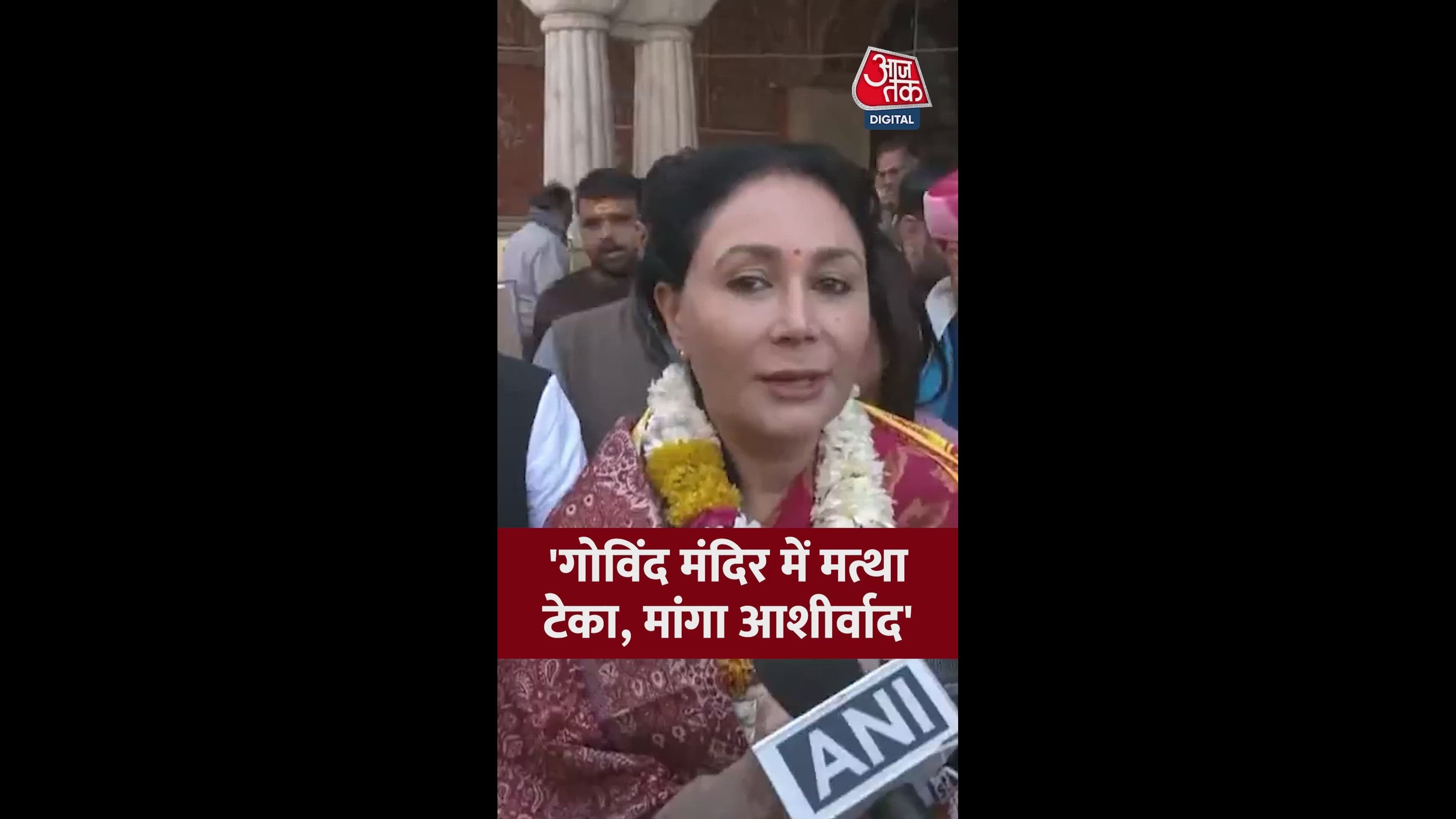 Birthday celebrations starting with temple visits in Jaipur