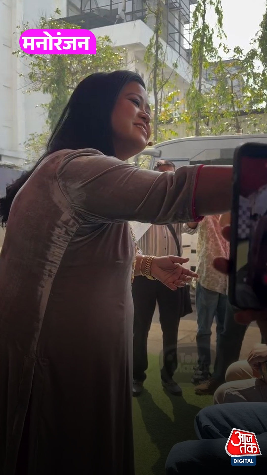 Comedian Bharti Singh डिलीवरी के बाद काम पर लौटीं!