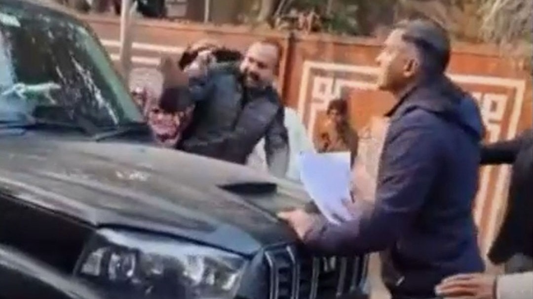  Girl kidnapped from outside SP office in bhilwada