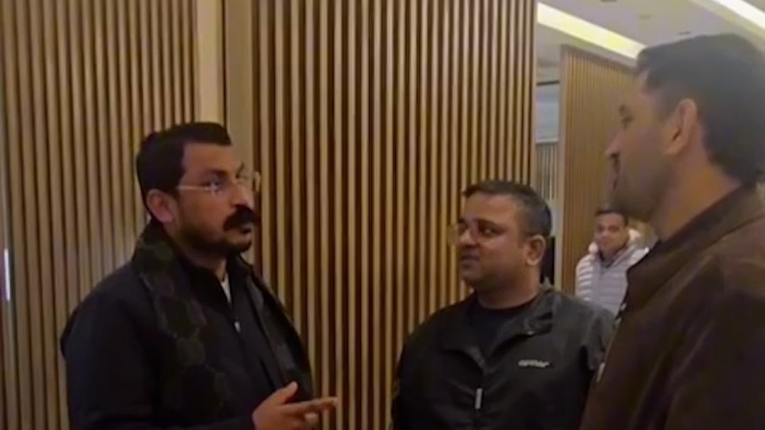 MS Dhoni and Chandrashekhar Azad conversation at delhi airport