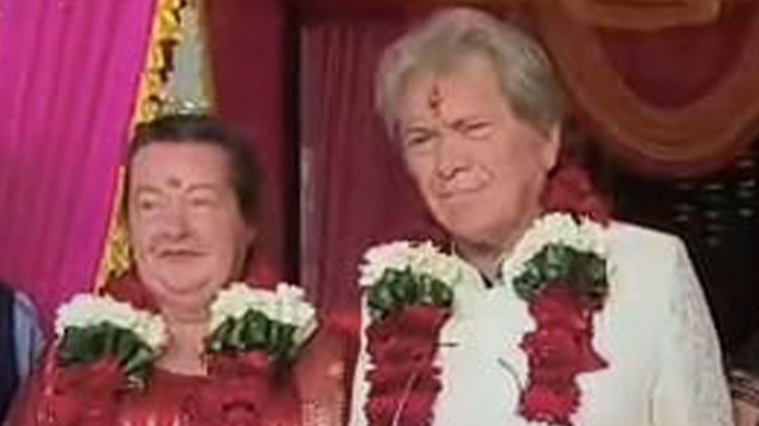 Foreign couple got married by hindu ritual in Agra