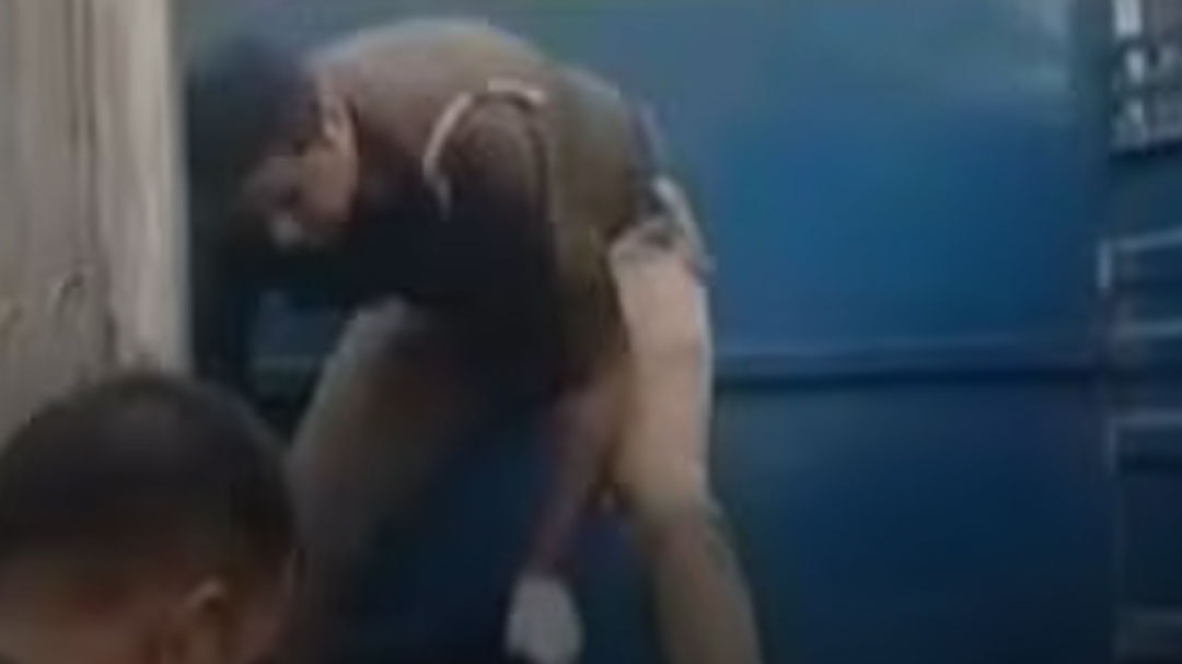 woman murdered and body dumped on stairs outside house agra