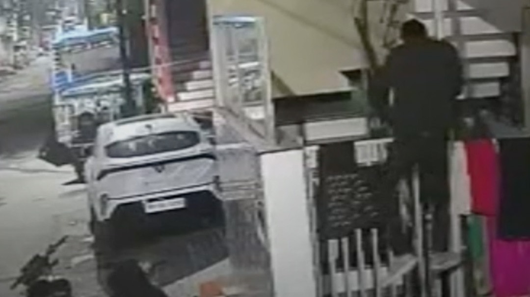 30 lakh robbery after family left for vaishno devi in indore