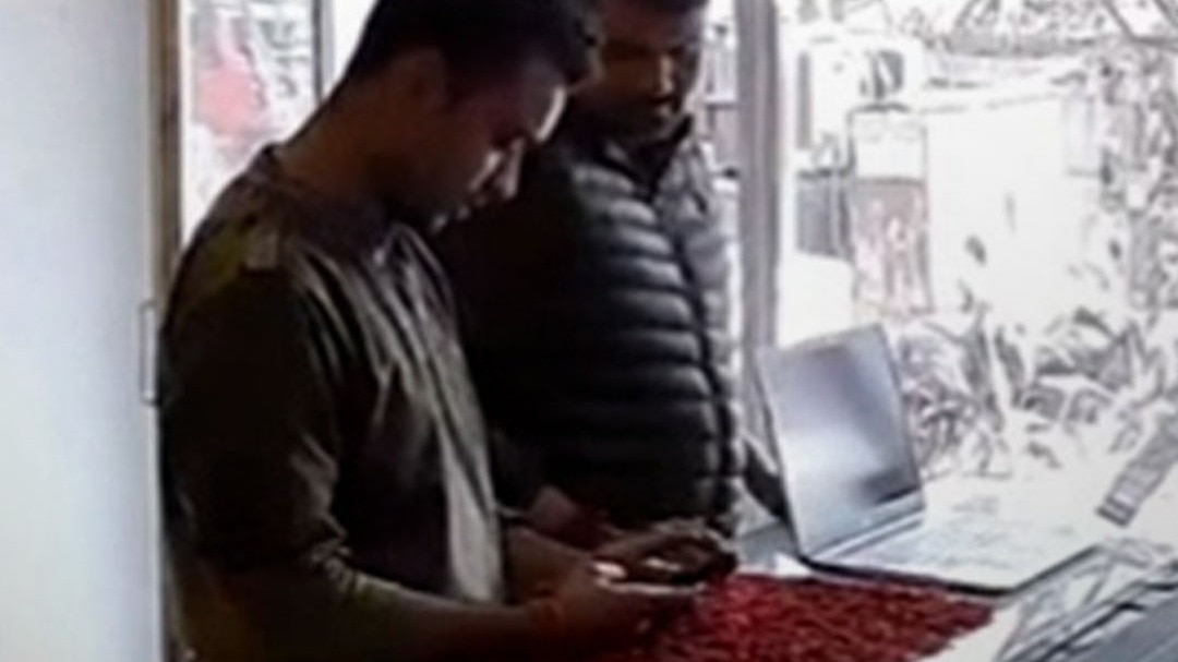  Jaunpur Policeman steal mobile CCTV 