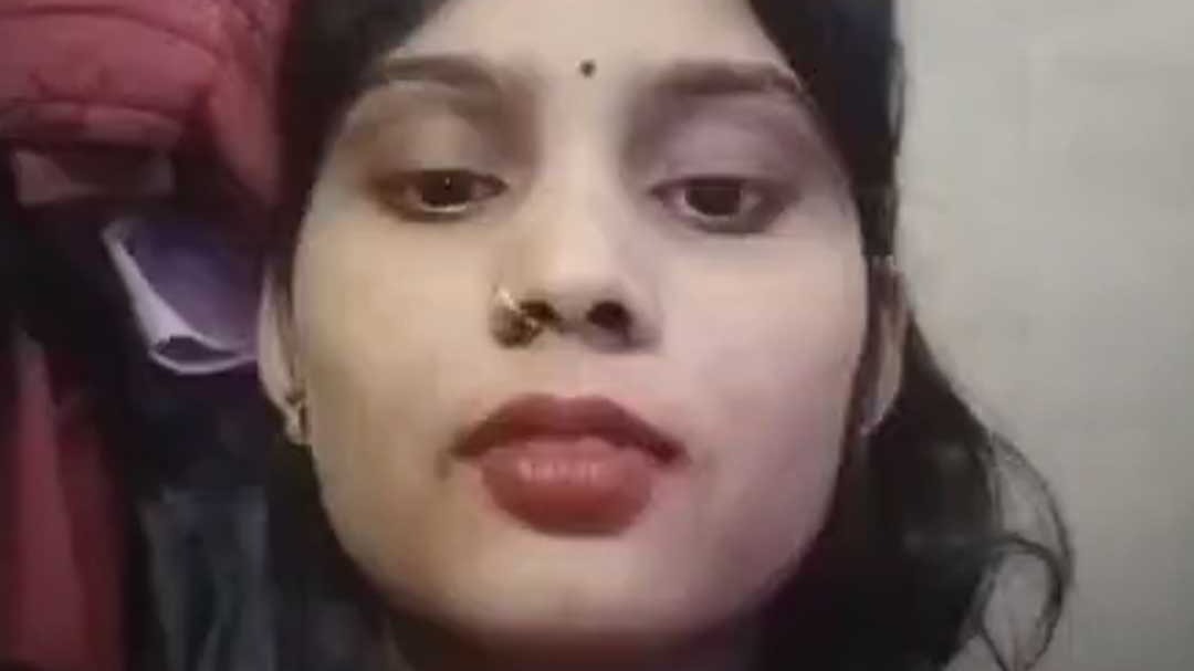 bettiah girl seeks security video Viral 