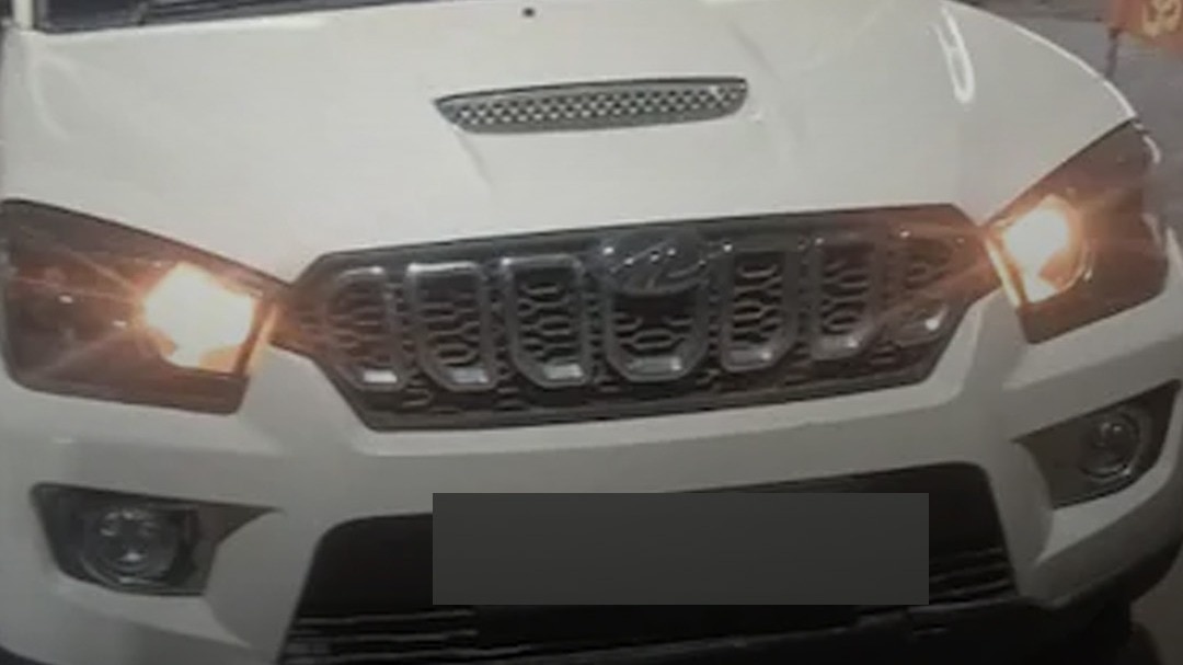 स्कॉर्पियो से कुचलने की कोशिश