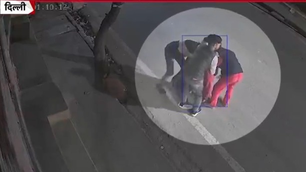 delhi jafrabad gang chokehold robbery on man