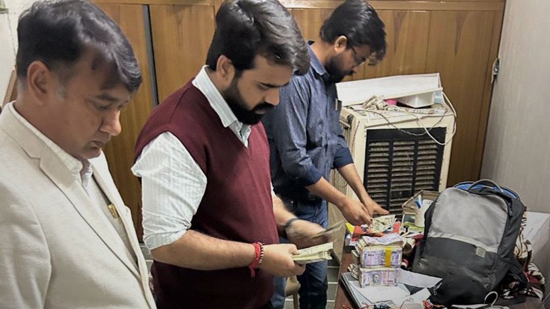 जूनियर असिस्टेंट के यहां ACB का छापा