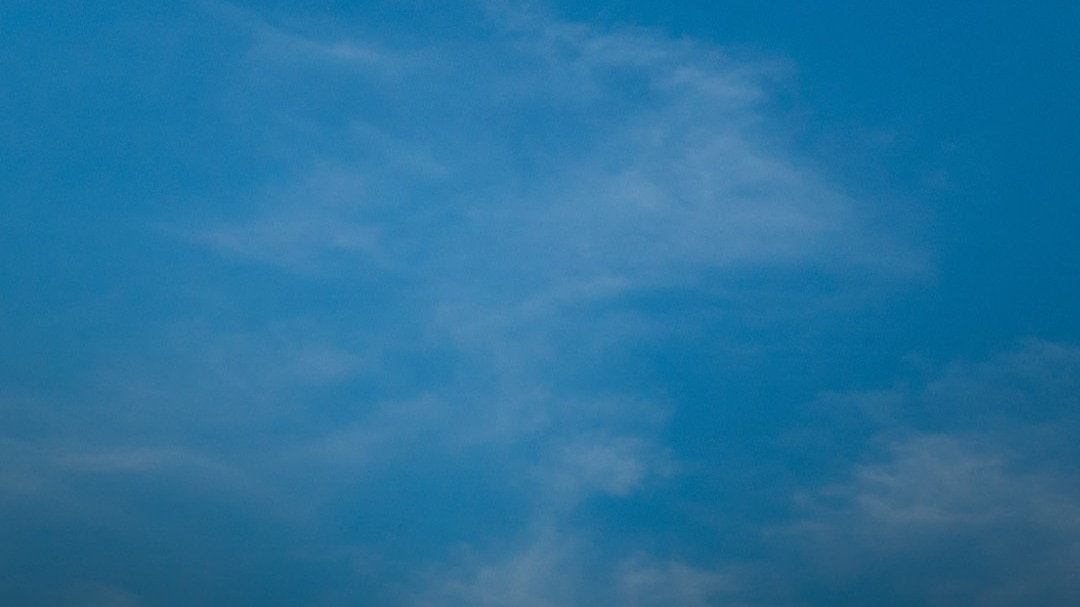 why sky changes color