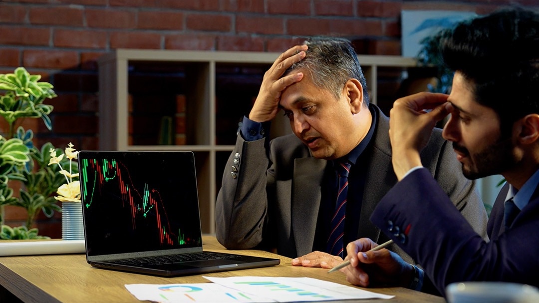 Stock Market अचानक क्रैश क्यों हो गया?