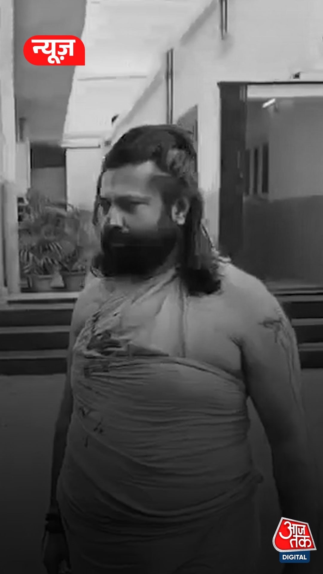 ashutosh maharaj attacked in train prayagraj