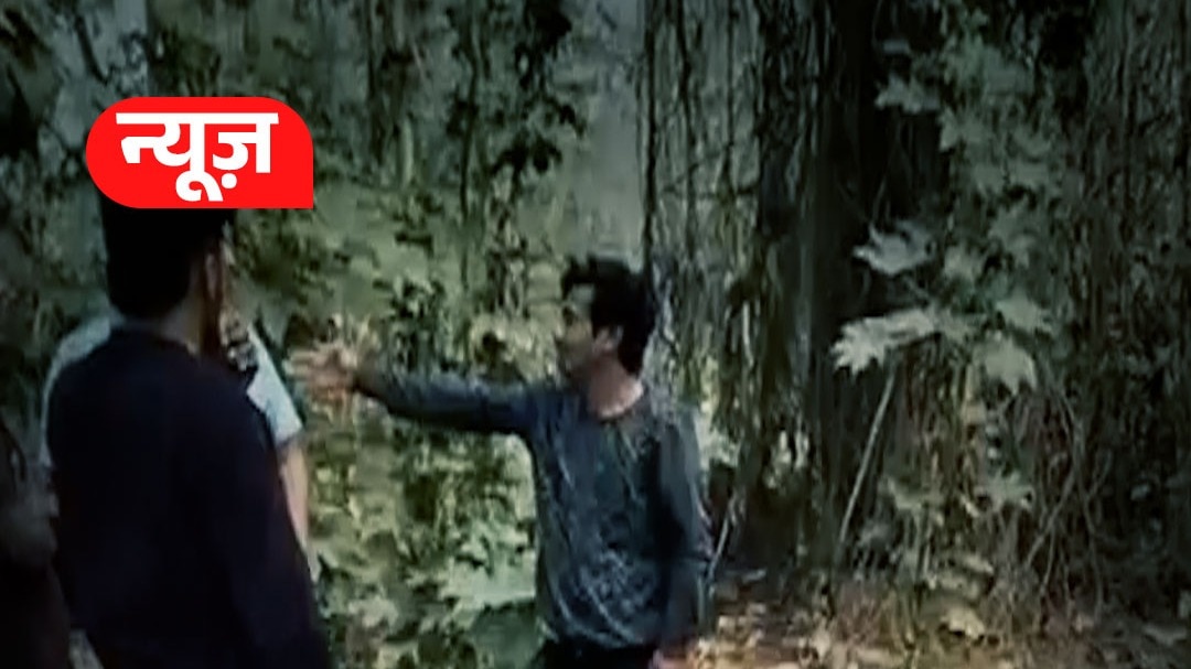 mentally abled woman forced to sit in e rickshaw