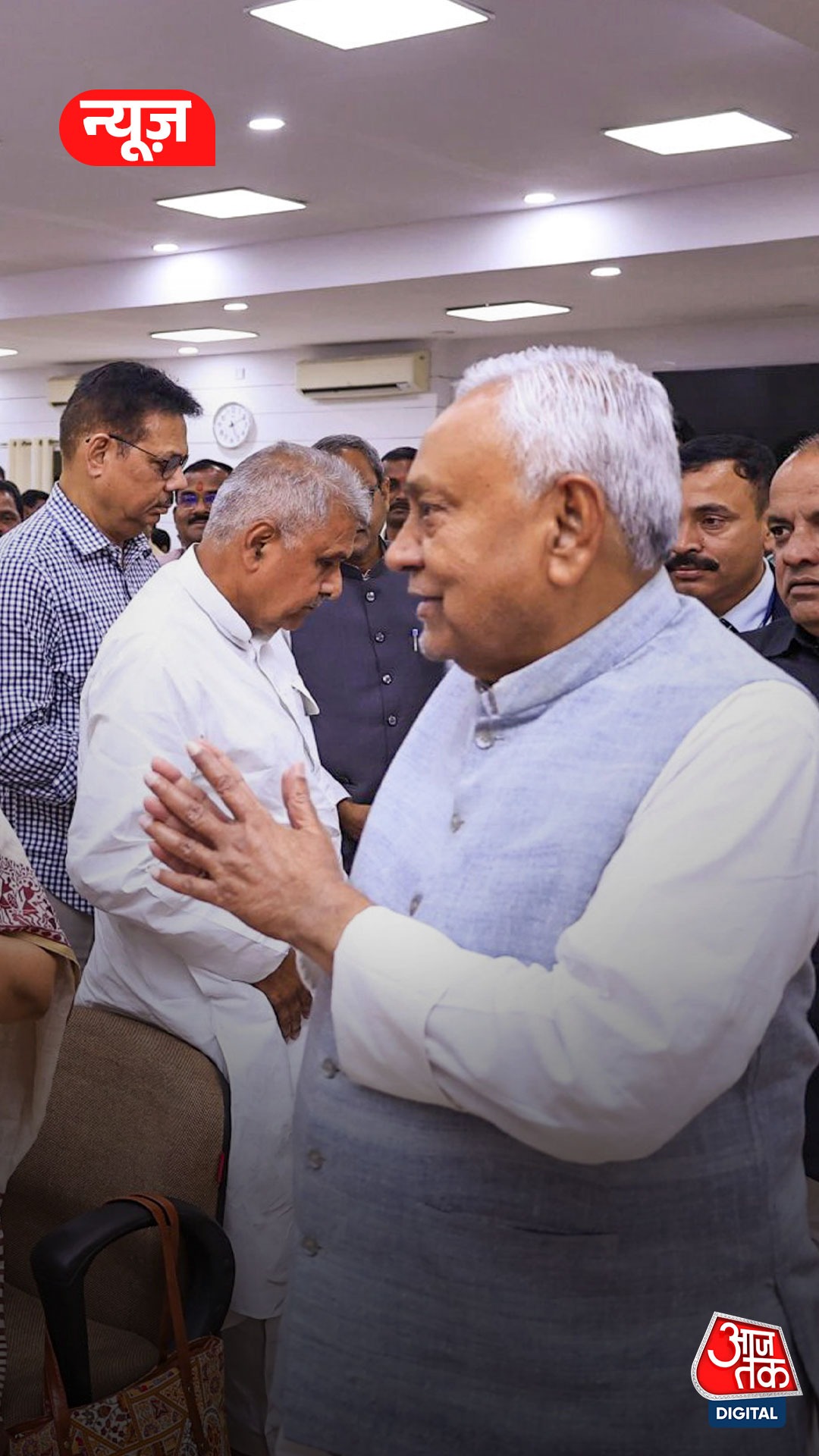 दिल्ली जाने से पहले नीतीश की बिहार यात्रा, डैमेज कंट्रोल या शक्ति प्रदर्शन?