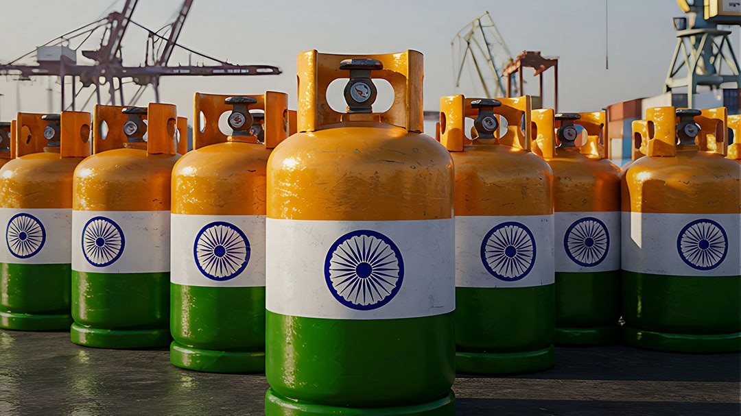 modi asks ministers to monitor lpg supply rumors