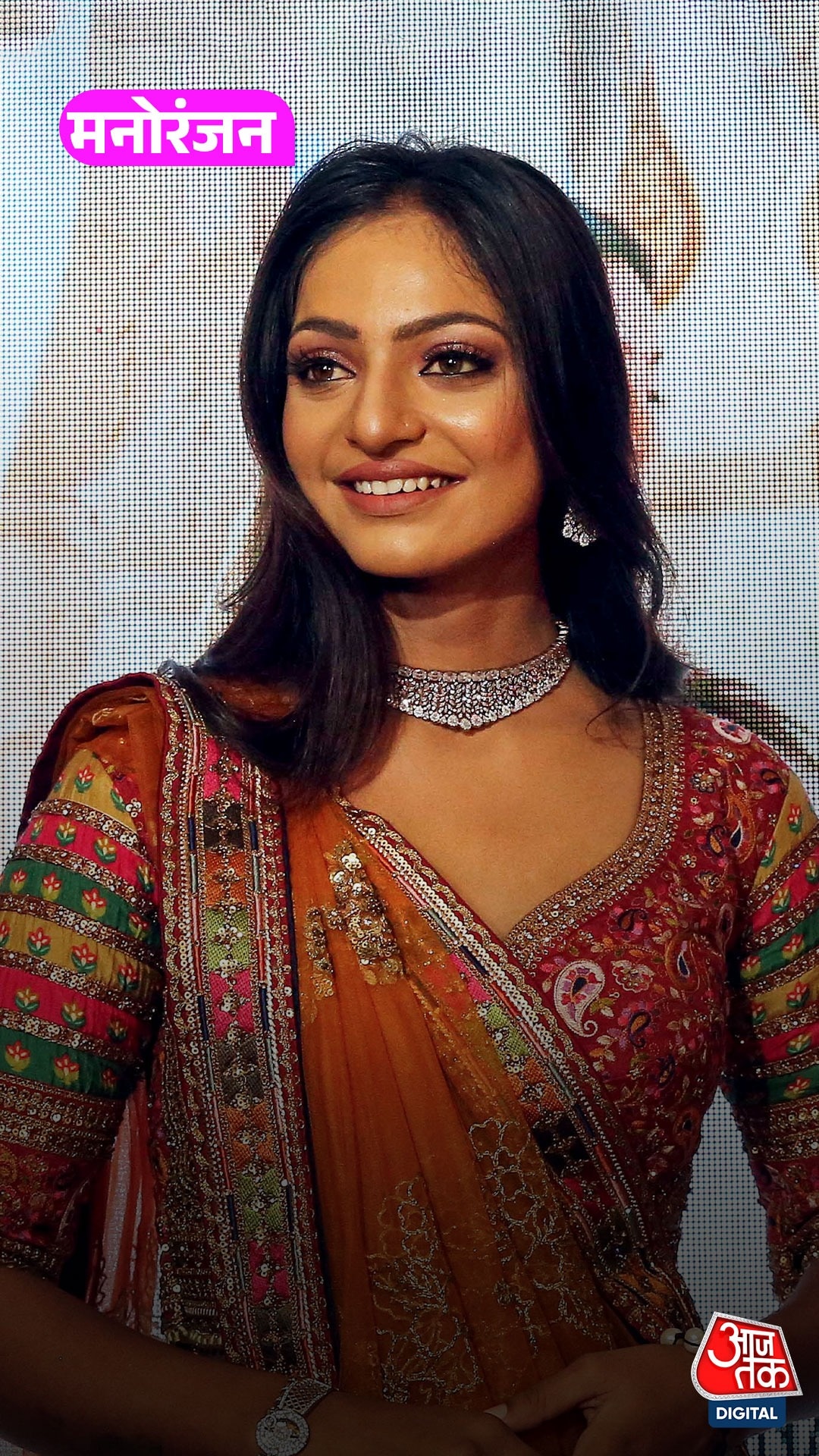 मोनालिसा की शादी पर पिता ने ज़ाहिर की नाराज़गी, बोले- बेटी को फंसाया गया है...