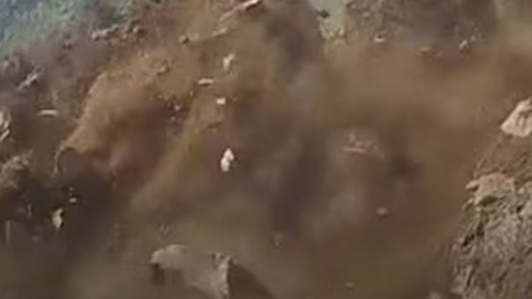 land slide in mandi himachal pradesh