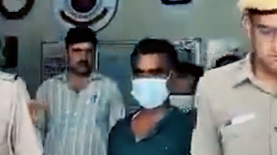 Delhi conmen arrested