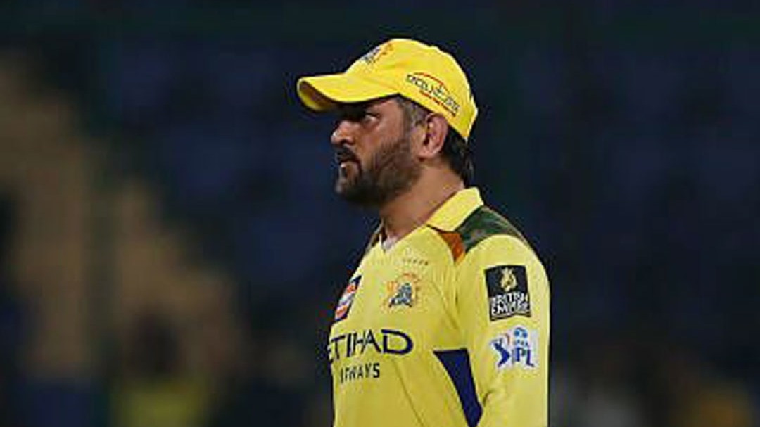 सीएसके के लिए बुरी खबर,धोनी शुरुआती मैचों से हुए बाहर