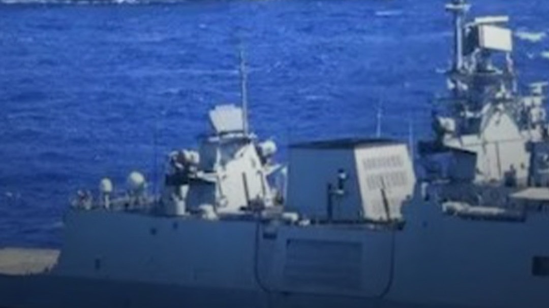 चीन के कंटेनर जहाजों ने होर्मुज किया पार, हालात सुधरने के संकेत!