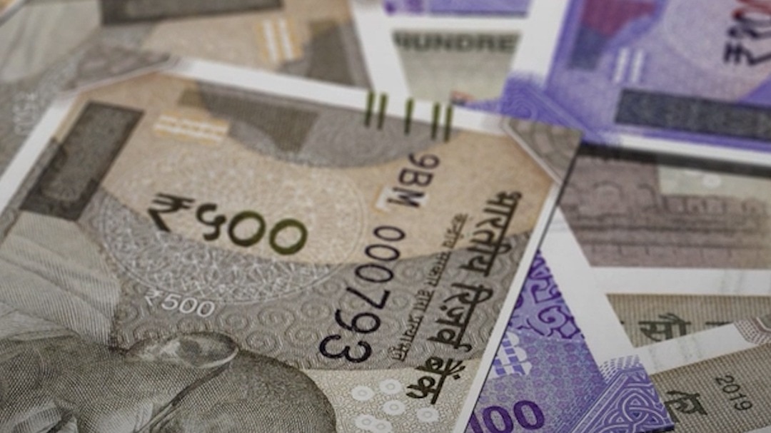 गल्फ कंट्री में कभी भारतीय रुपये का चलता था बोलबाला, जानें..