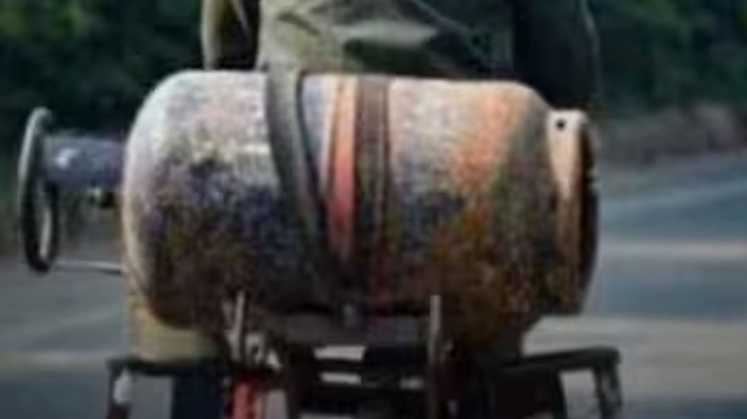 1 अप्रैल से कितना महंगा हुआ LPG सिलेंडर?