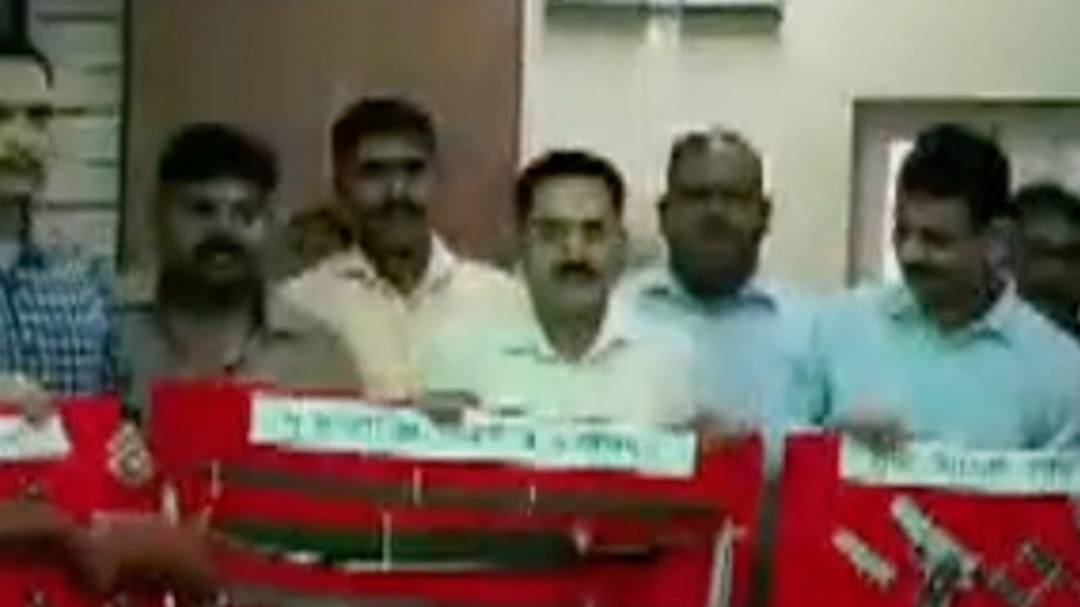 डोंबिवली में भारी मात्रा में अवैध हथियार बरामद