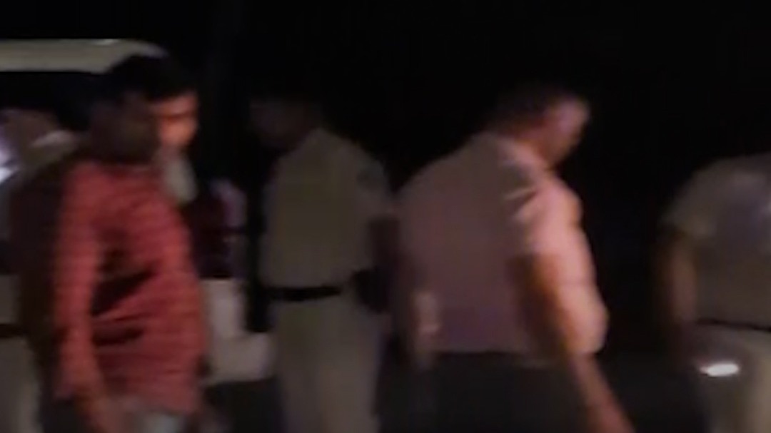 दिल्ली में मुठभेड़ के दौरान आरोपी अरेस्ट