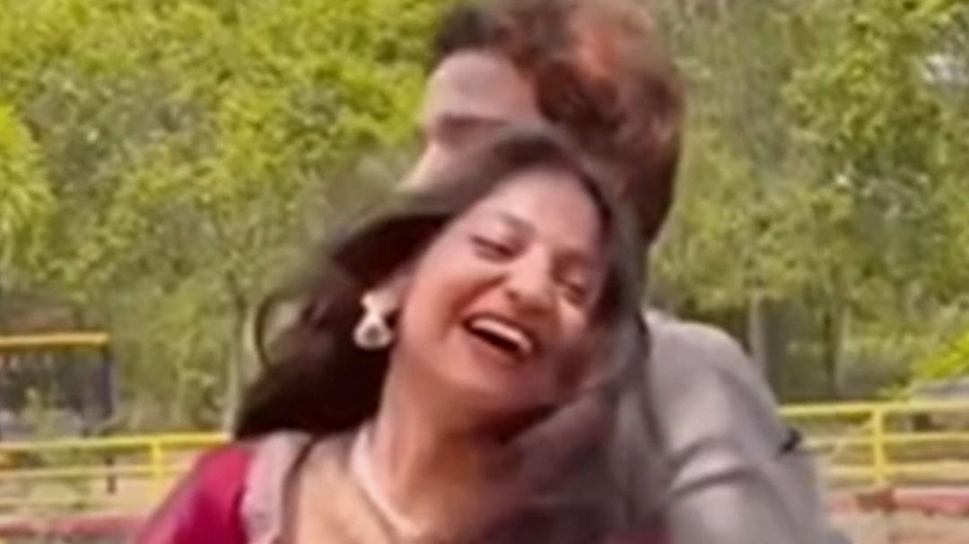 Monalisa farman romantic