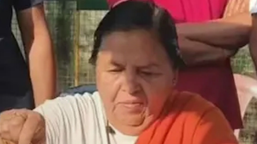 Uma Bharti Roadside Poha Jalebi Viral Video