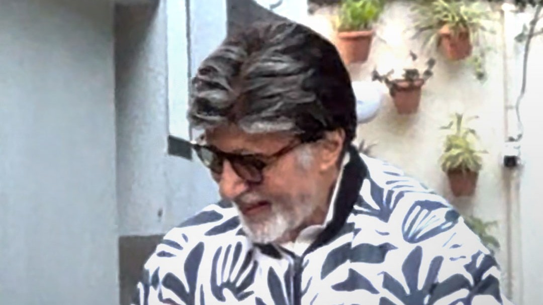 अमिताभ बच्चन के ट्वीट्स बने पहेली, फैंस हैरान