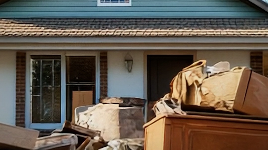 vastu tips avoid clutter negative energy