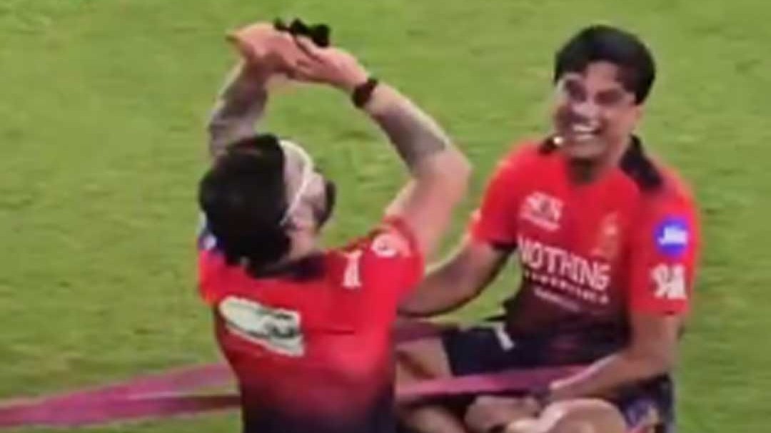 कोहली के नागिन डांस ने स्टेडियम में बनाया हंसी का माहौल